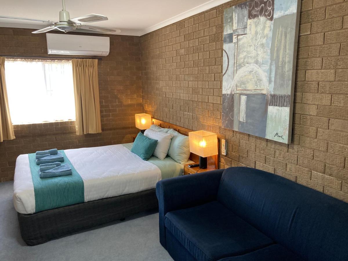 Camellia Motel Narrandera Exterior photo