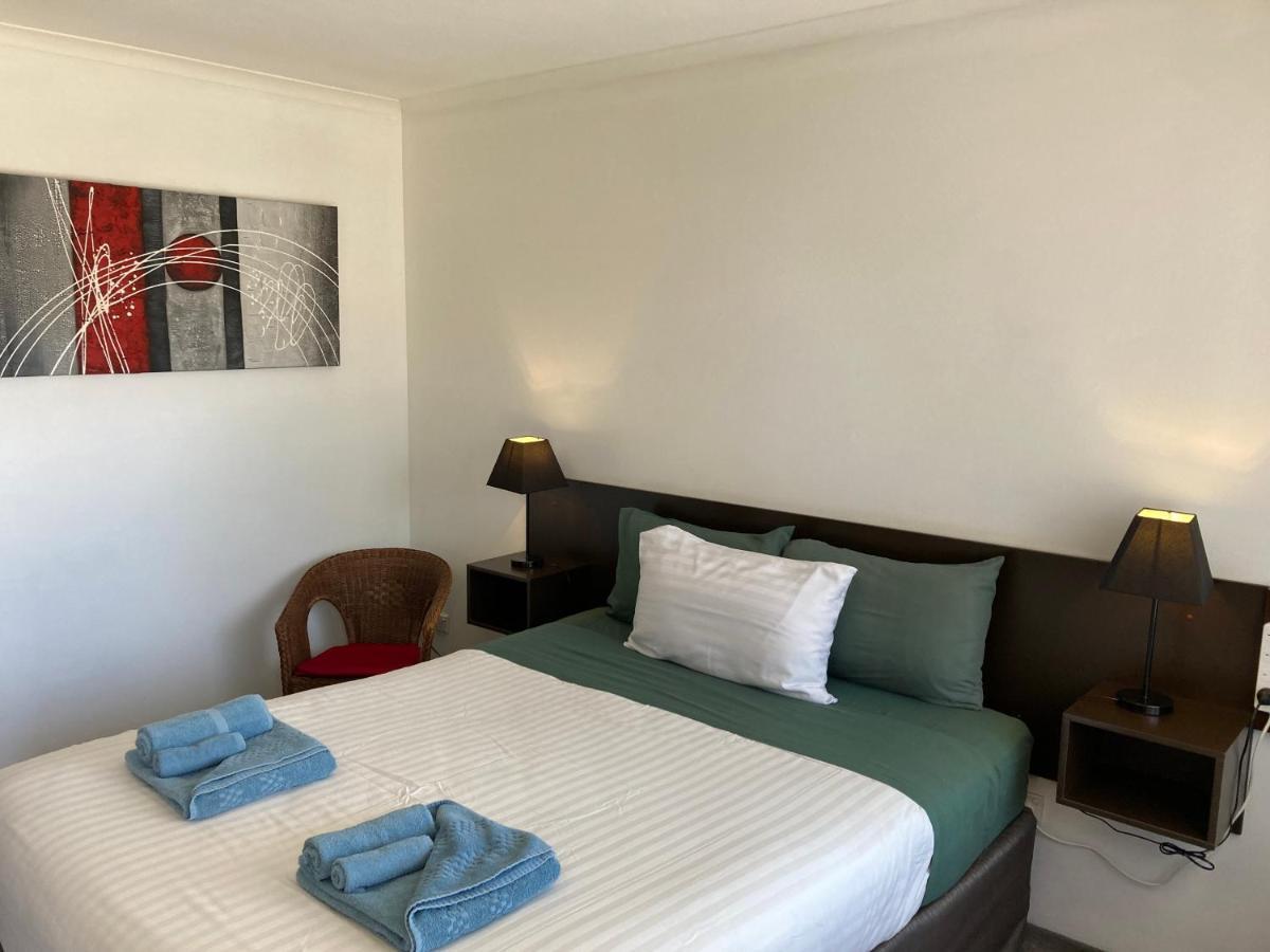 Camellia Motel Narrandera Exterior photo