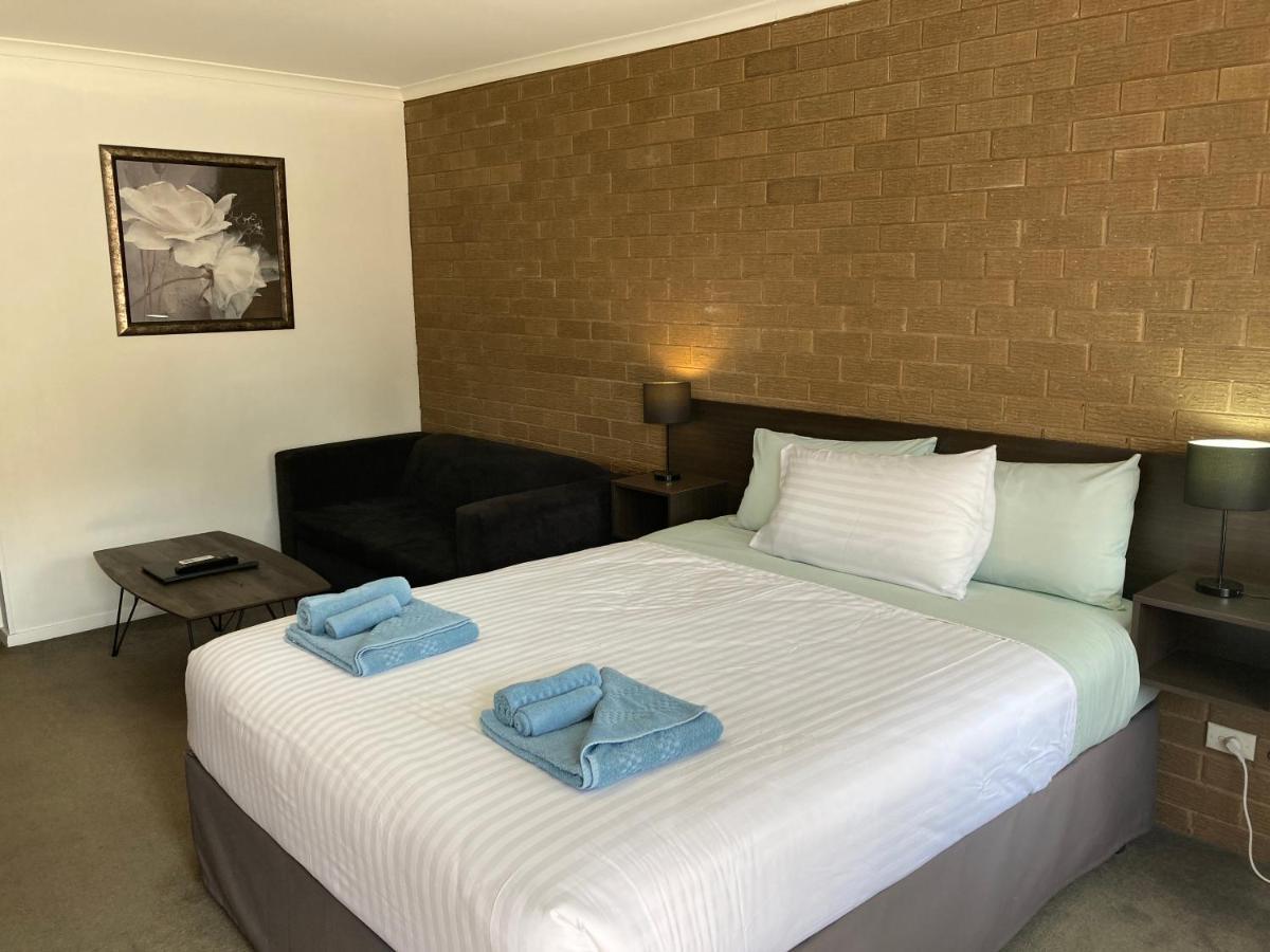 Camellia Motel Narrandera Exterior photo